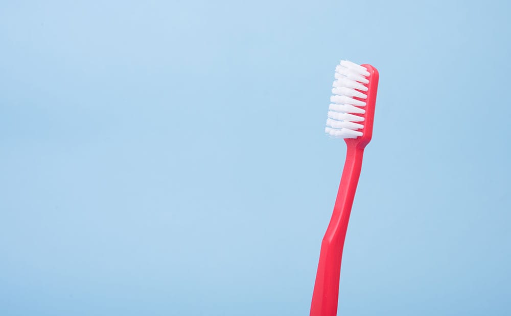 Keep your teeth clean with a regularly replaced tooth brush